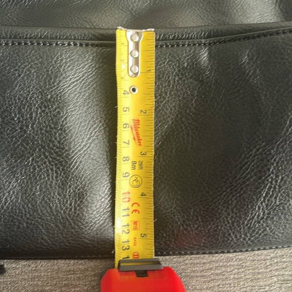 Urban Originals Black vegan leather fringed tote bag - Picture 11 of 13